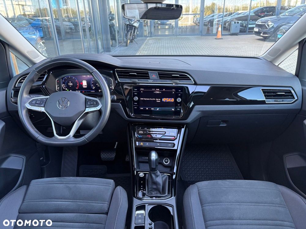 Volkswagen Touran - 10