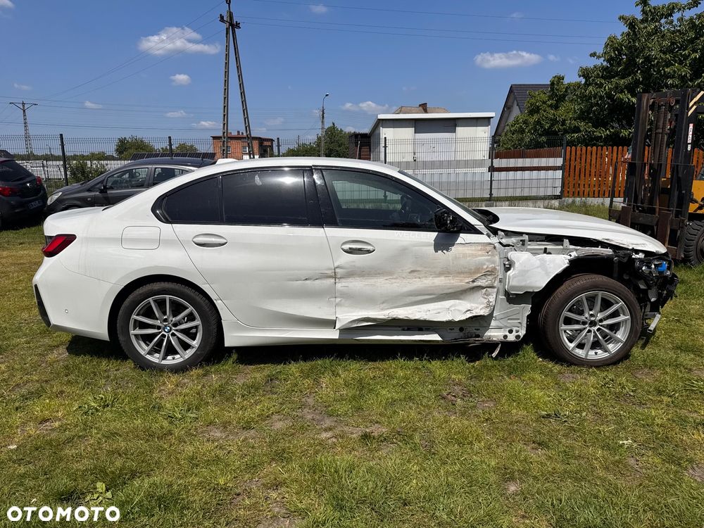 BMW Seria 3 320d xDrive MHEV M Sport sport - 5