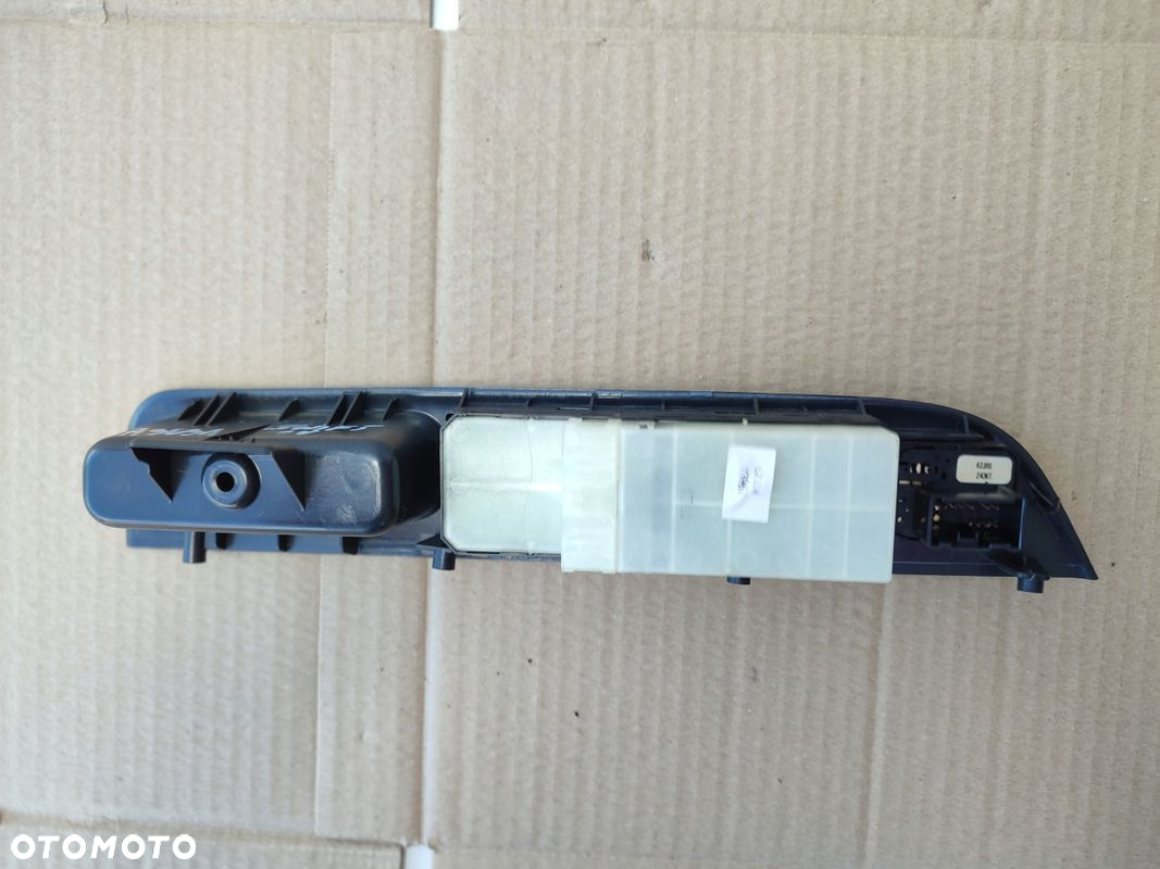 Przełącznik szyb rączka drzwi lewy przód kierowcy SUZUKI SWIFT IV MK6 EUROP - 6
