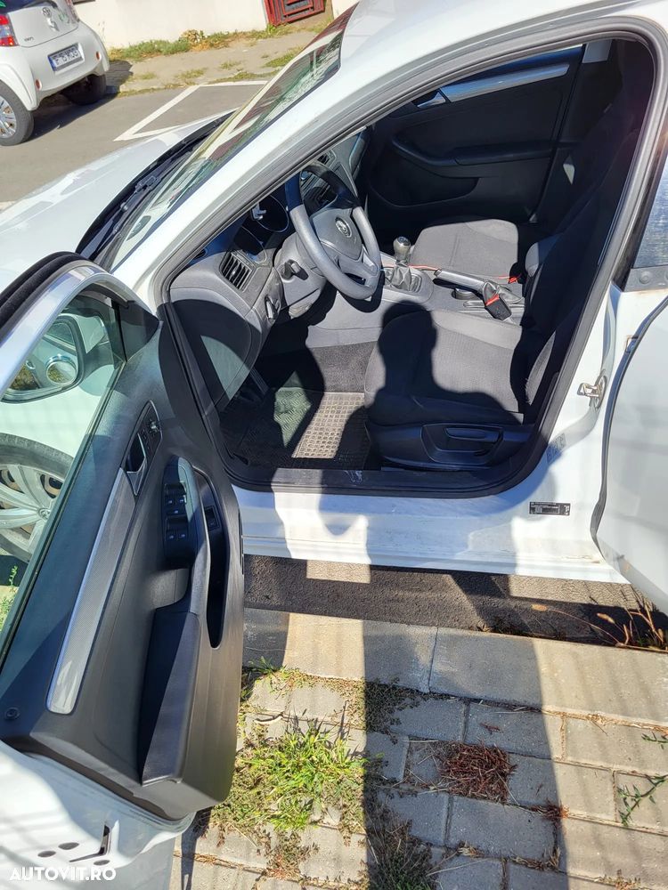Volkswagen Jetta - 7