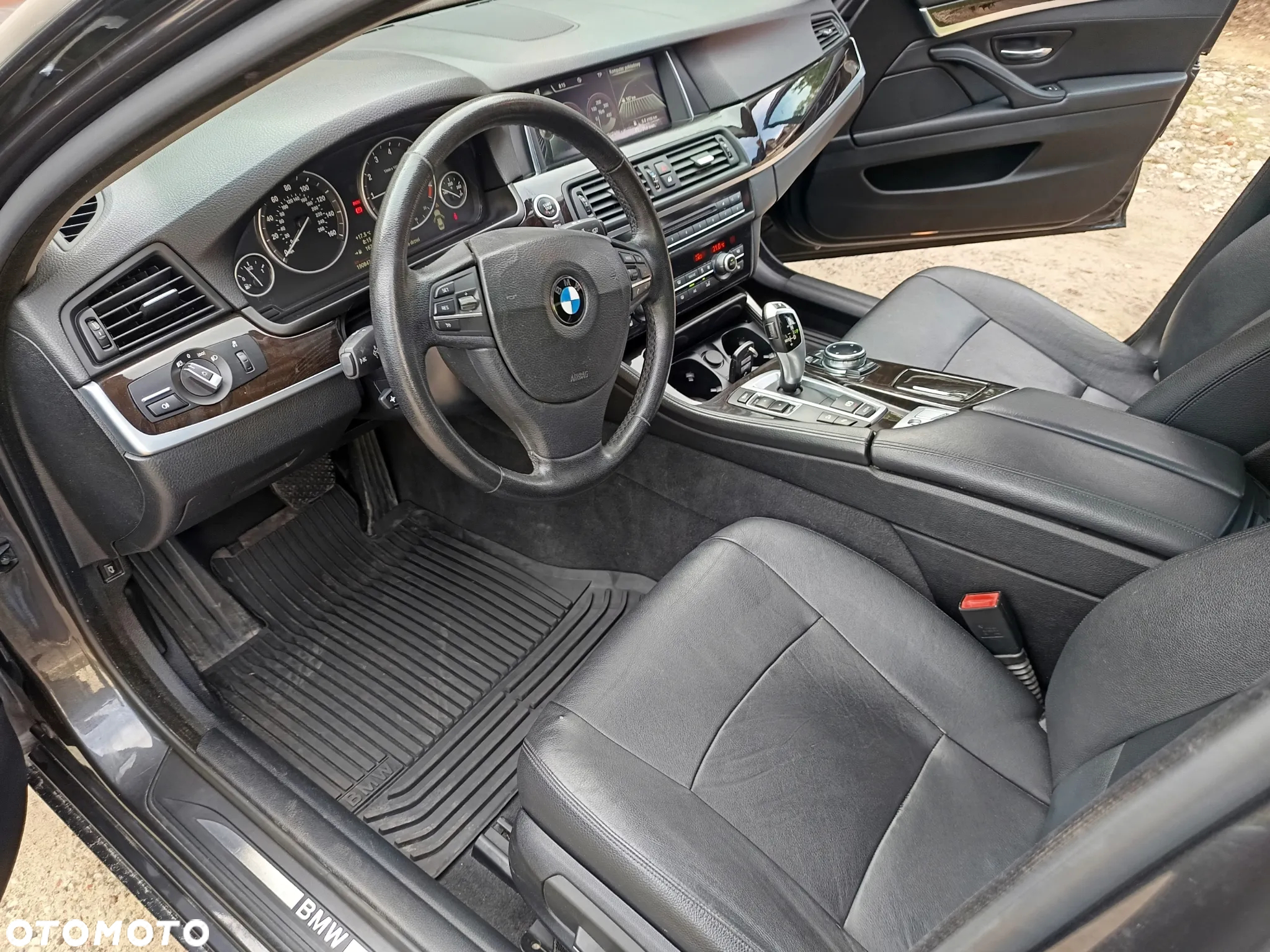 BMW Seria 5 528i xDrive - 18