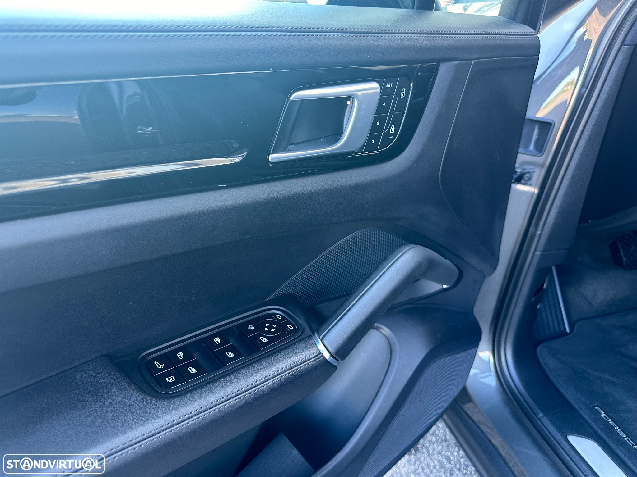 Porsche Cayenne Coupé E-Hybrid - 23