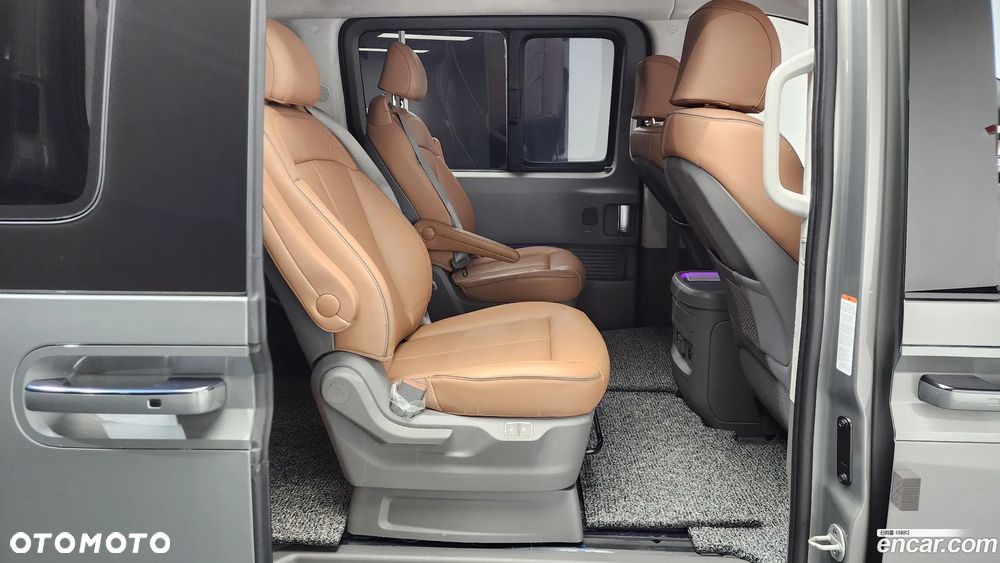 Hyundai Staria 2.2 CRDi Allrad Signature - 11