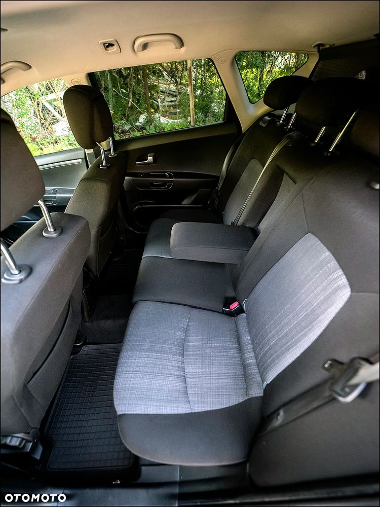 Kia Ceed - 8