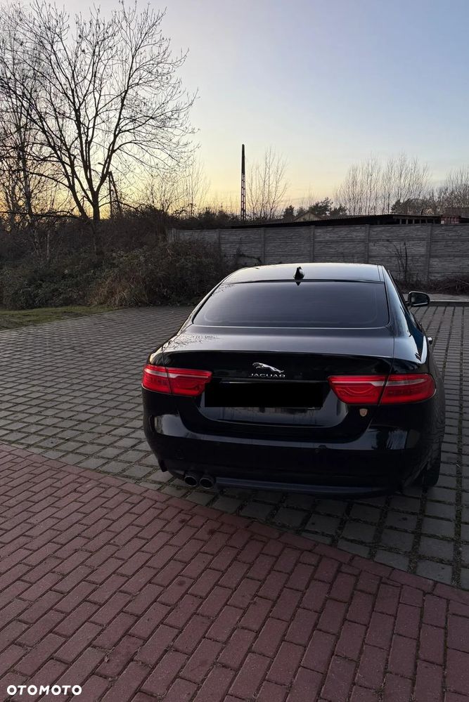 Jaguar XE 2.0 D Prestige - 17