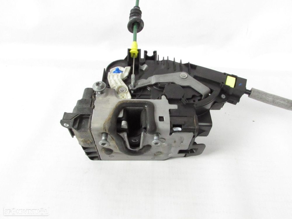 Fecho da porta Esquerdo/Frente Seminovo/ Original MERCEDES-BENZ C-CLASS (W205)/M... - 2