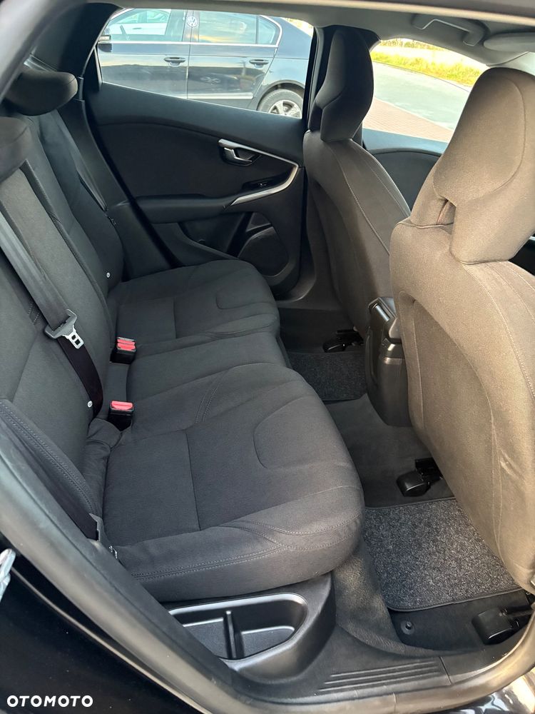 Volvo V40 - 24