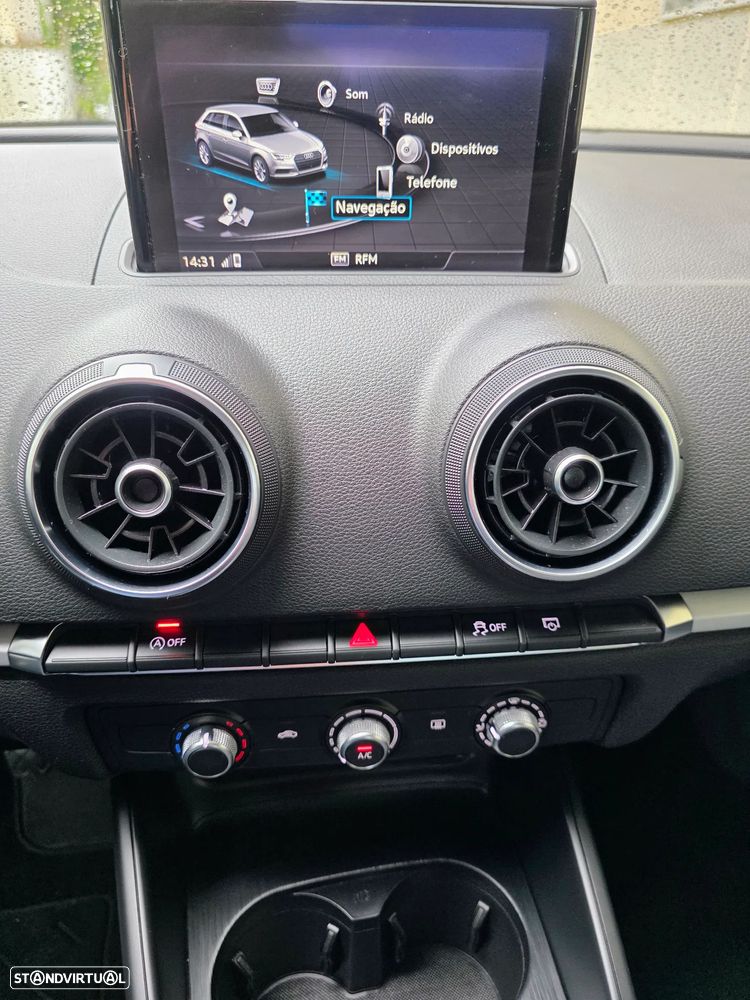 Audi A3 Sportback 2.0 TDI Design - 38