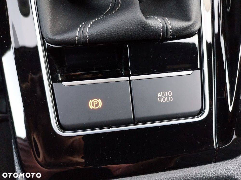 Volkswagen Golf - 31