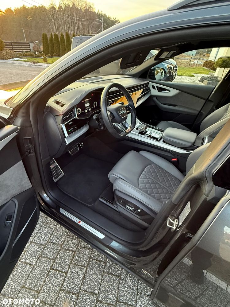 Audi SQ8 - 23