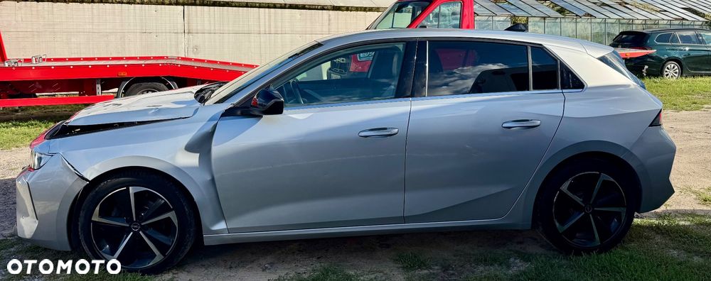 Opel Astra 1.2 T Elegance S&S - 18