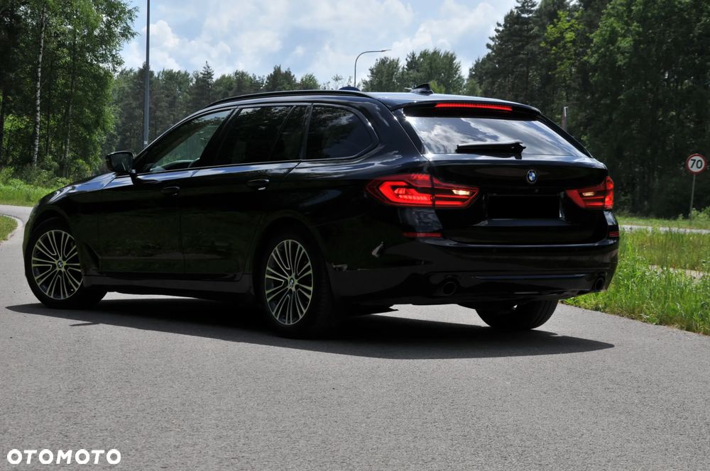 BMW Seria 5 520d xDrive Sport Line - 10
