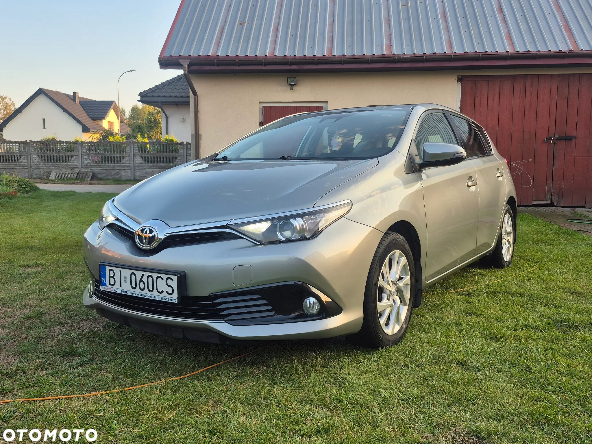 Toyota Auris 1.6 Premium - 1