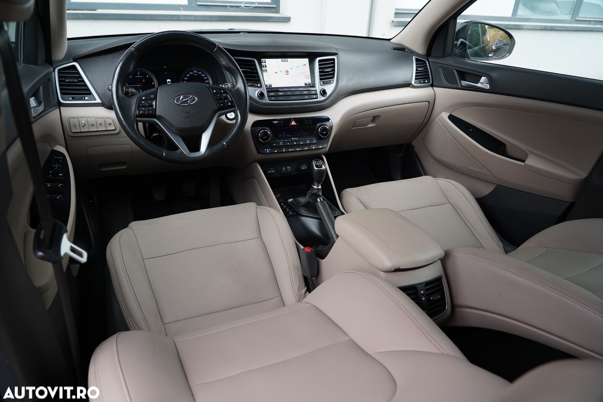 Hyundai Tucson 2.0 CRDI 4WD 6MT Premium - 11