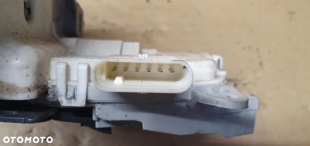 Zamek prawy tył tylny prawy Audi A4 B8 8K0839016C - 5