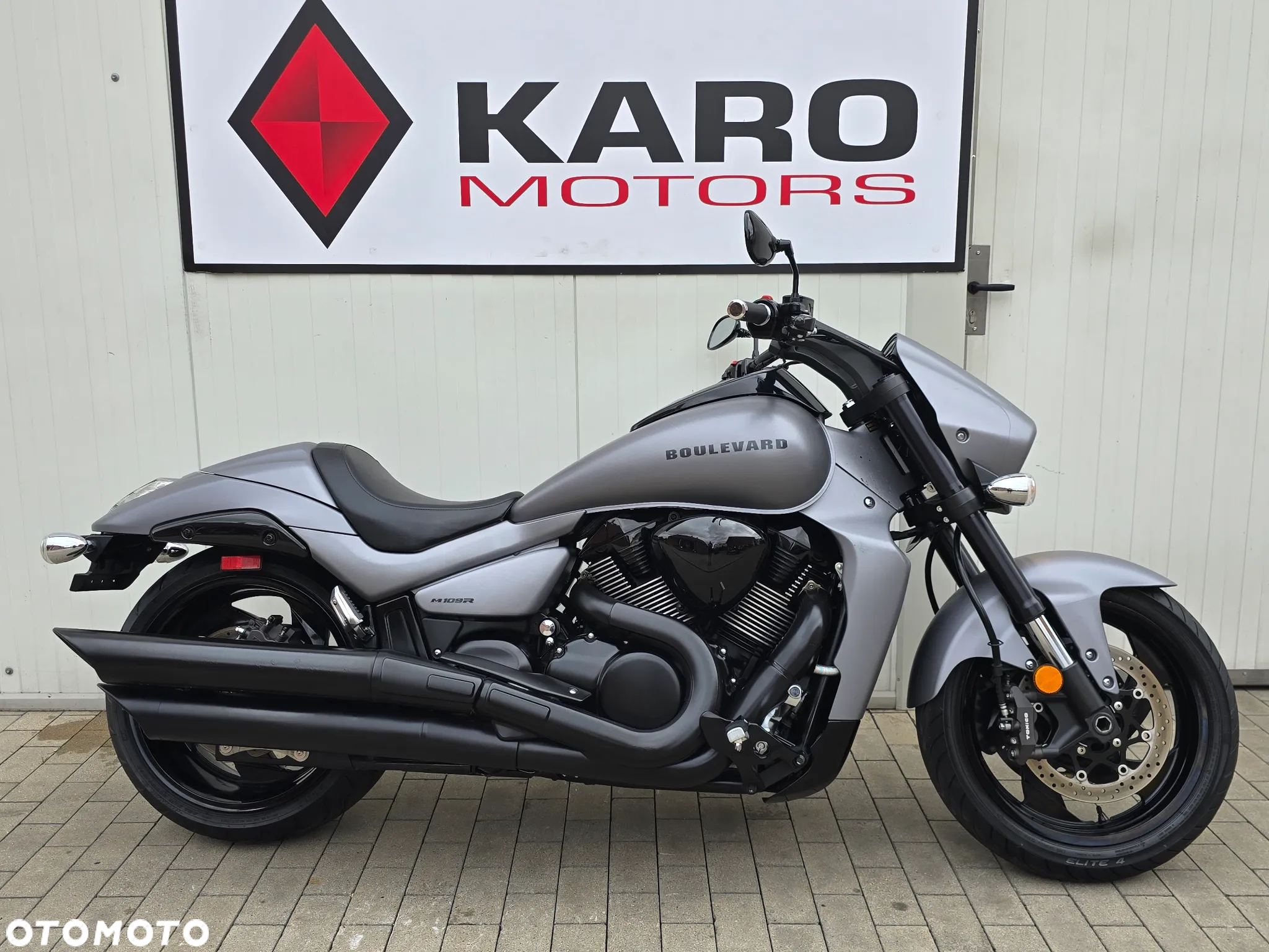 Suzuki Boulevard - 2