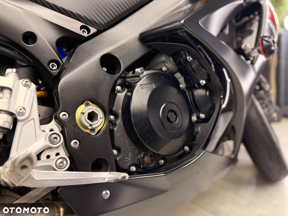 Suzuki GSX-R - 19