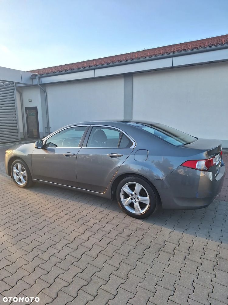 Honda Accord 2010 photo 4