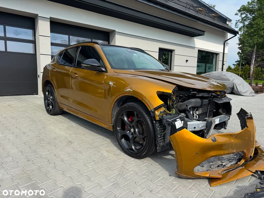 Alfa Romeo Stelvio 2.0 Turbo 16V AT8-Q4 Tributo Italiano - 5