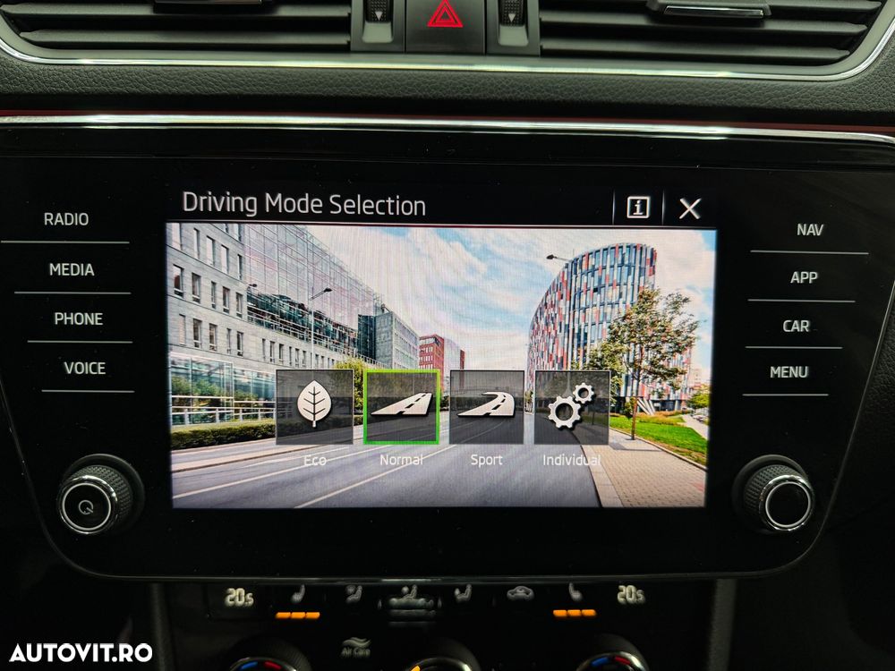 Skoda Superb 2.0 TDI DSG Ambition - 21