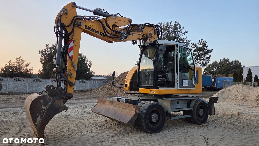 Liebherr A914 Compact - 1