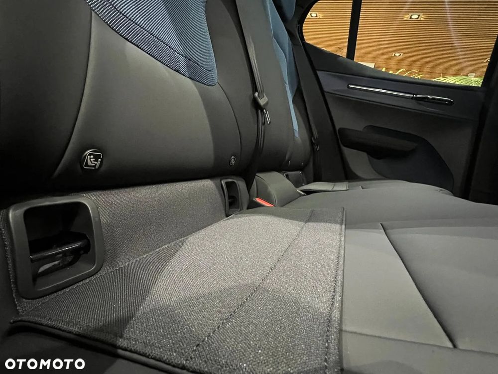 Volvo EX30 69kWh Single Motor Long Range Plus Black Edition - 28