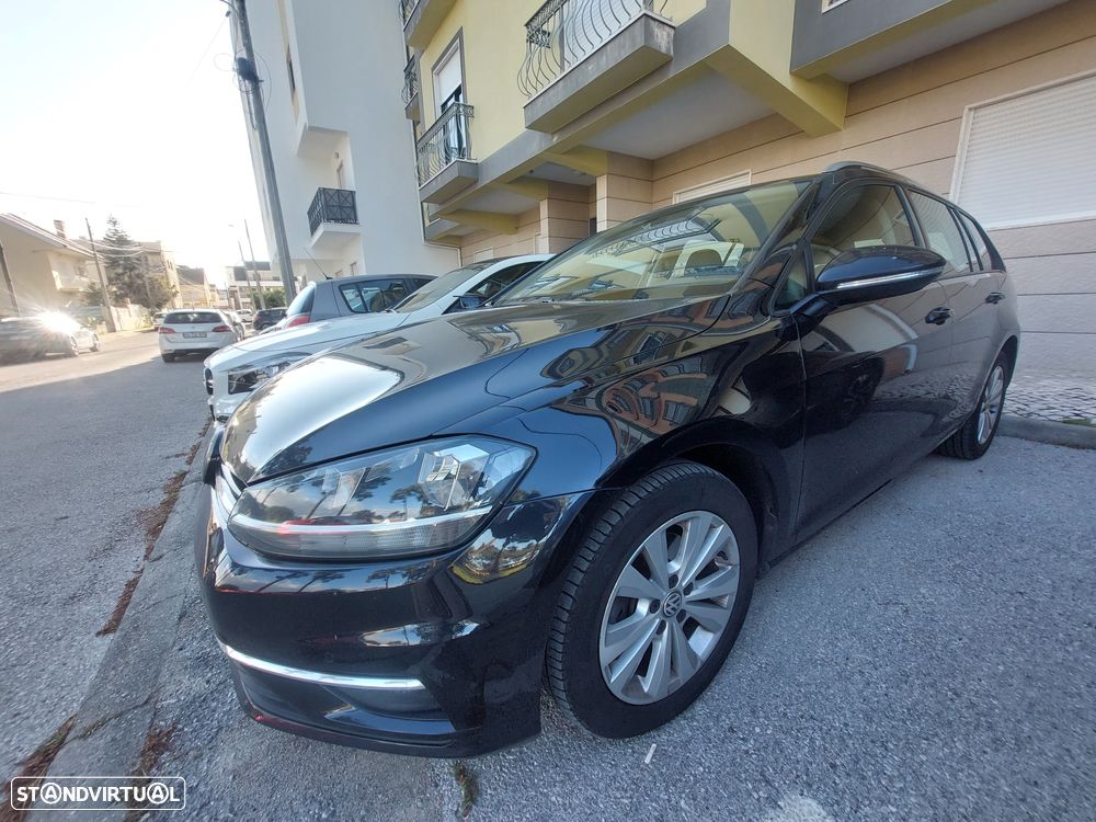 VW Golf Variant 1.6 TDi Confortline DSG - 2
