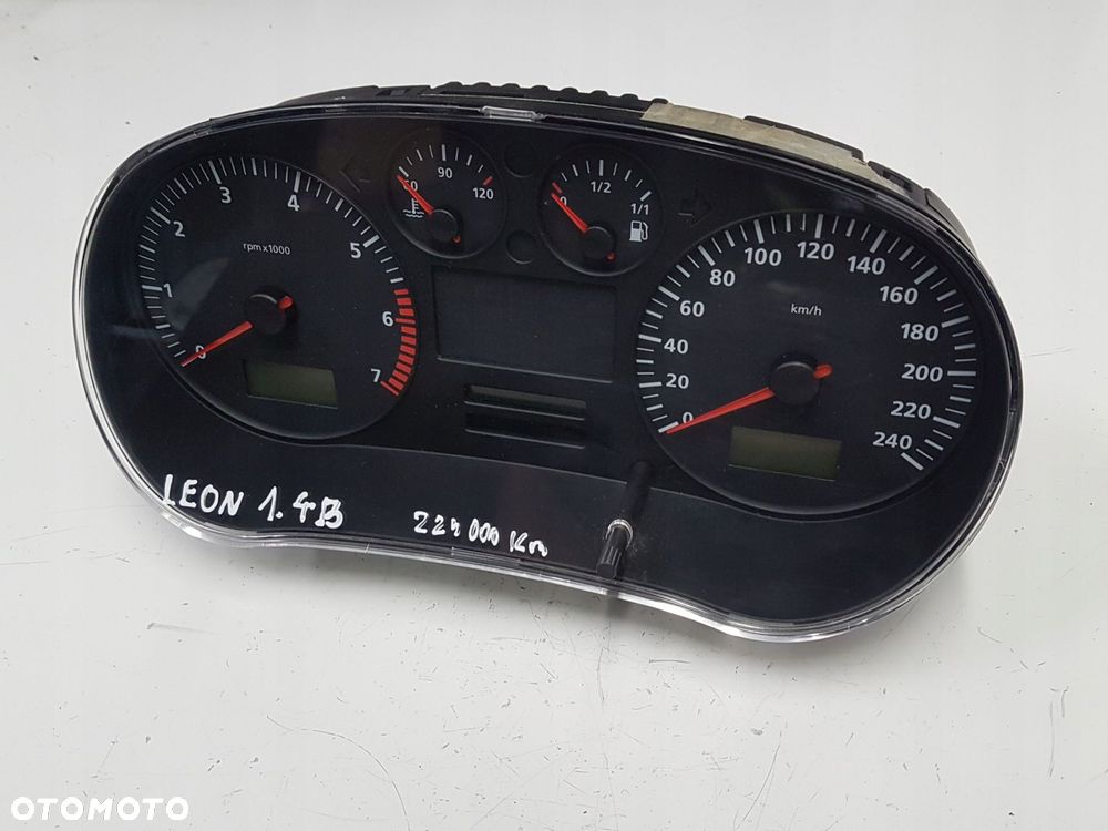 LEON I TOLEDO LICZNIK ZEGARY W01M0920801 225tyś.km - 3