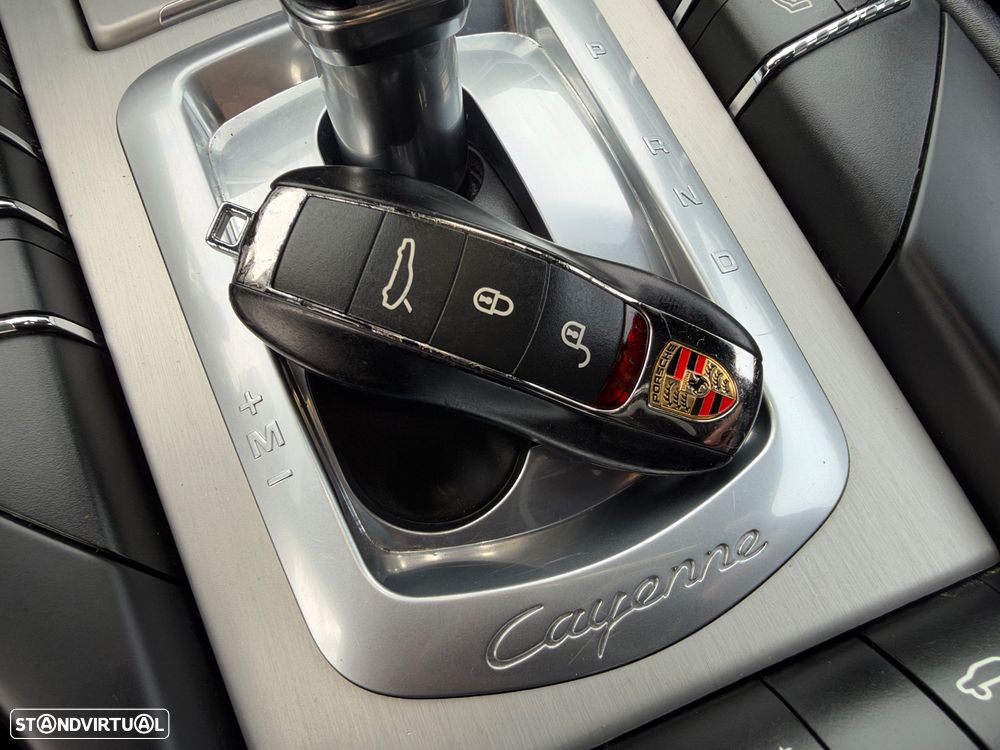 Porsche Cayenne - 24