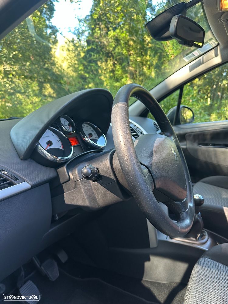 Peugeot 207 1.4 16V Sport - 23