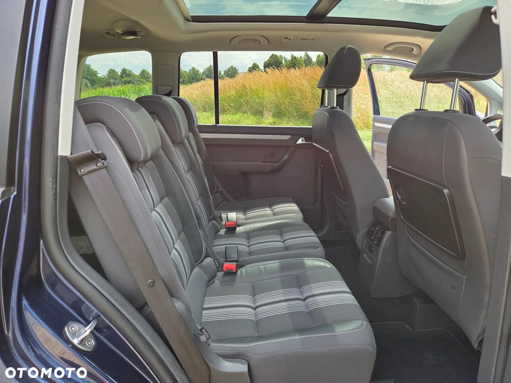 Volkswagen Touran 2.0 TDI DPF DSG MATCH - 12