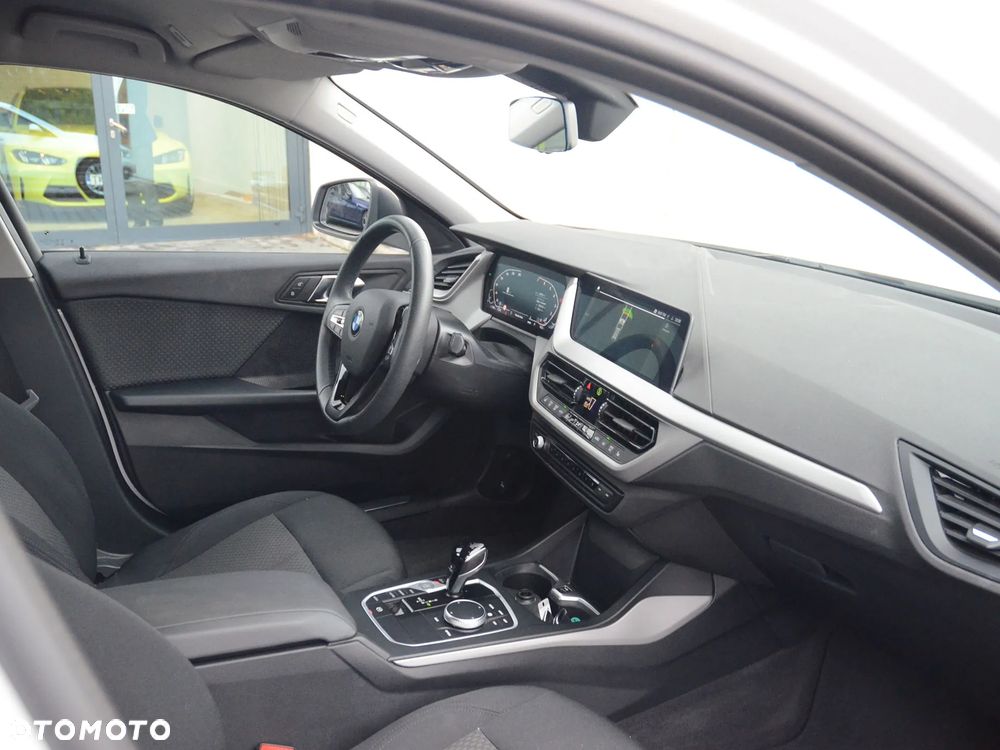 BMW Seria 1 118i Advantage - 22
