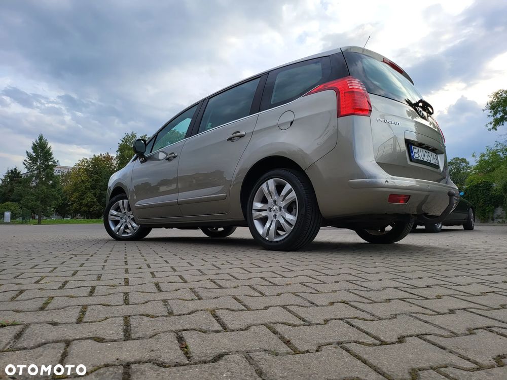Peugeot 5008 1.6 THP Allure 7os - 36
