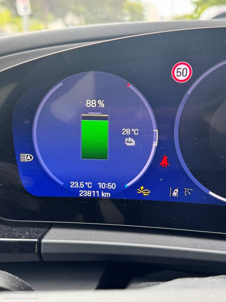 Porsche Macan Electric 4 - 14