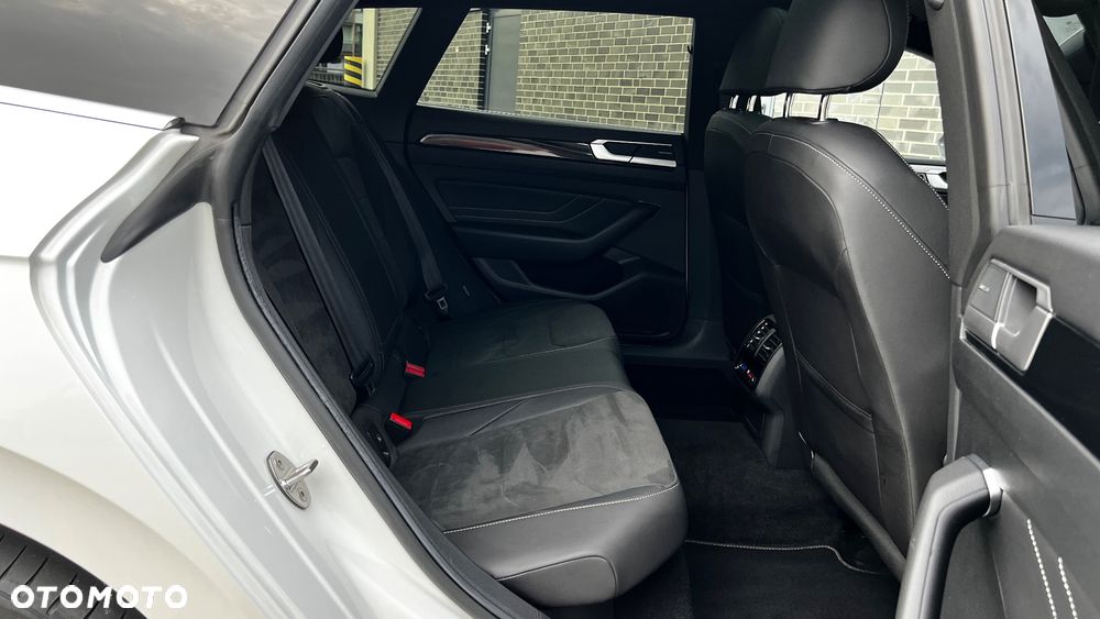 Volkswagen Arteon 2.0 TDI SCR 4Motion DSG R-Line - 32