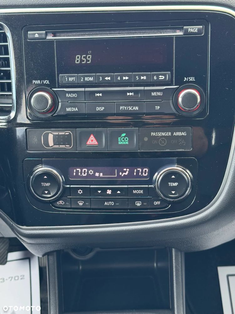 Mitsubishi Outlander 2.0 Invite + 2WD - 5