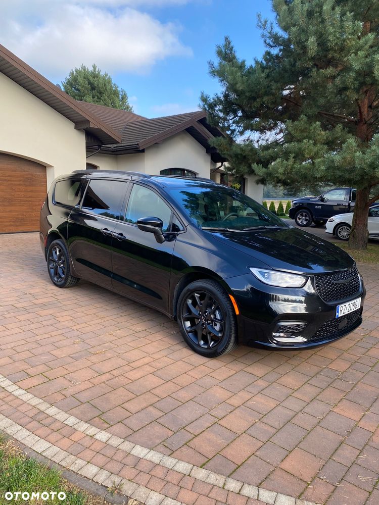 Chrysler Pacifica - 4