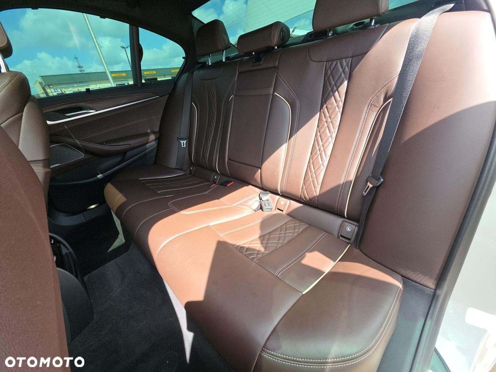 BMW Seria 5 530i M Sport Edition - 9
