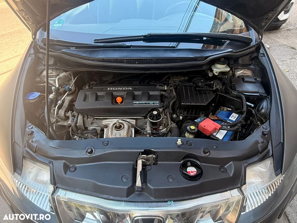 Honda Civic 1.8i-VTEC i-SHIFT Type S - 4