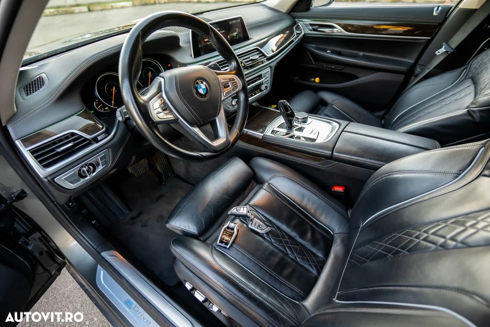 BMW Seria 7 740e iPerformance - 6