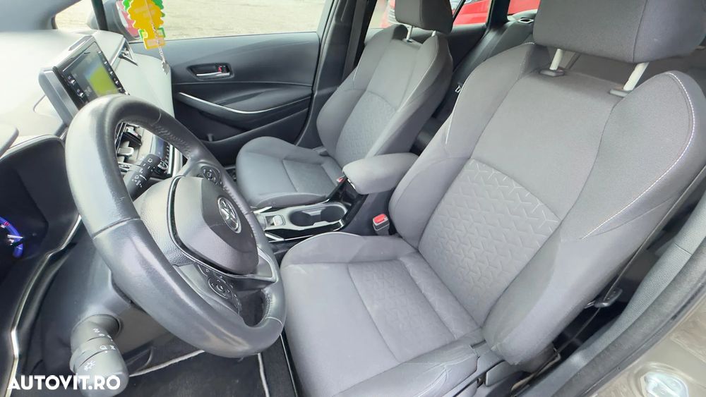 Toyota Corolla Sedan 1.8 HSD Dynamic Plus - 13