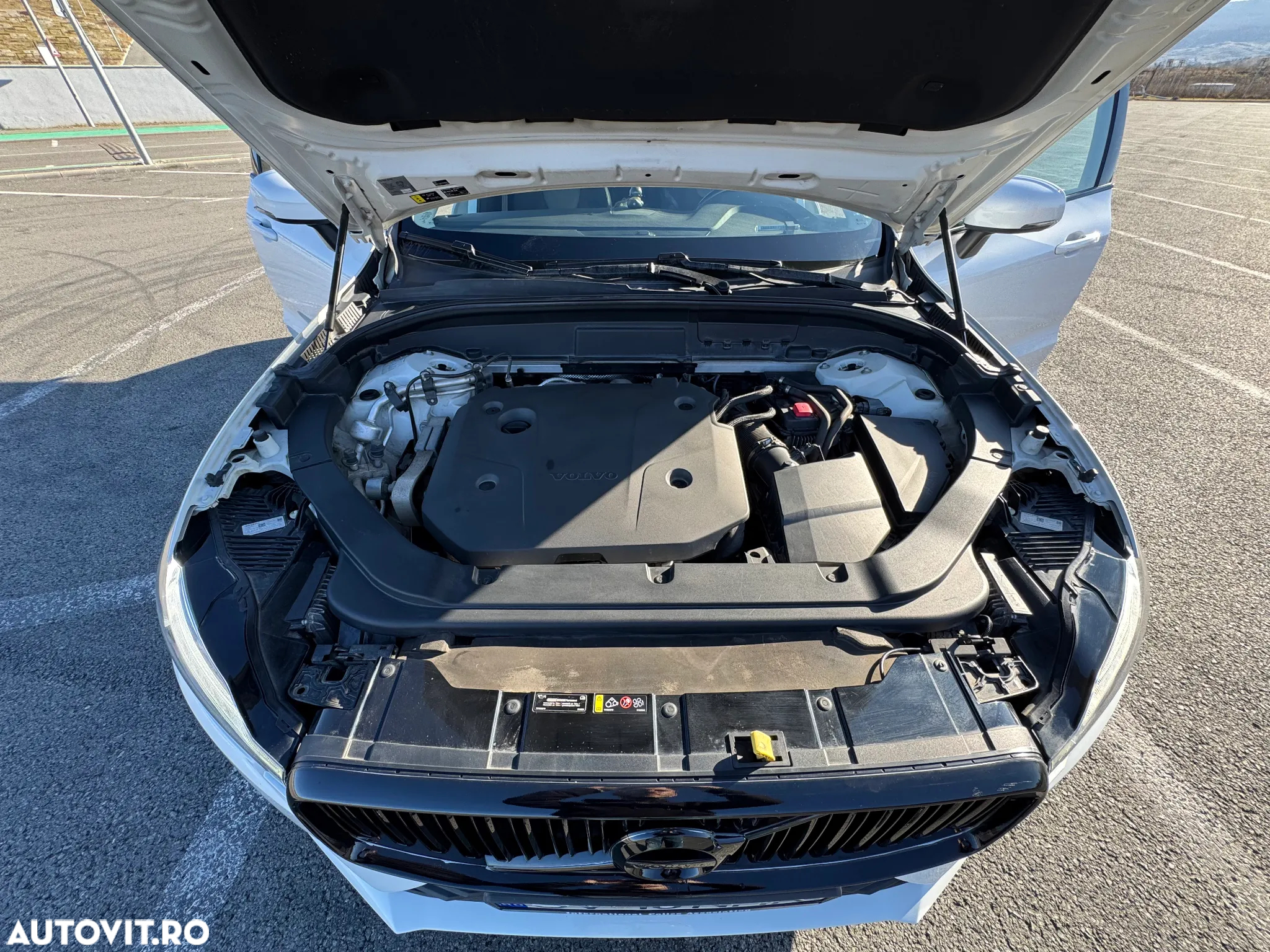 Volvo XC 60 B4 MHEV AWD Momentum - 13