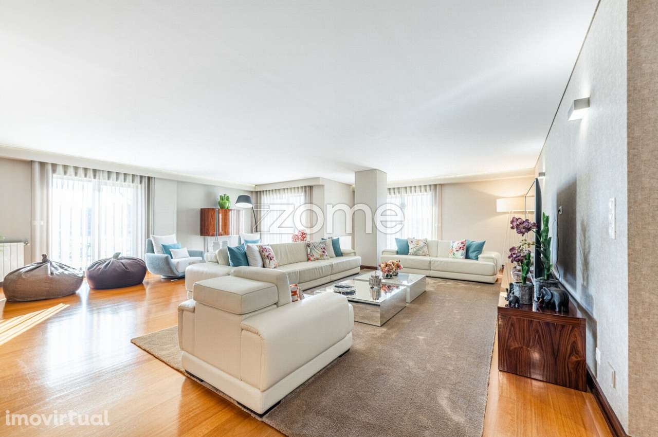 Luxuoso 4 Suites com 490 m2, à Marina do Freixo - Grande imagem: 4/38