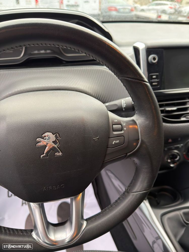 Peugeot 2008 1.2 PureTech Active - 29