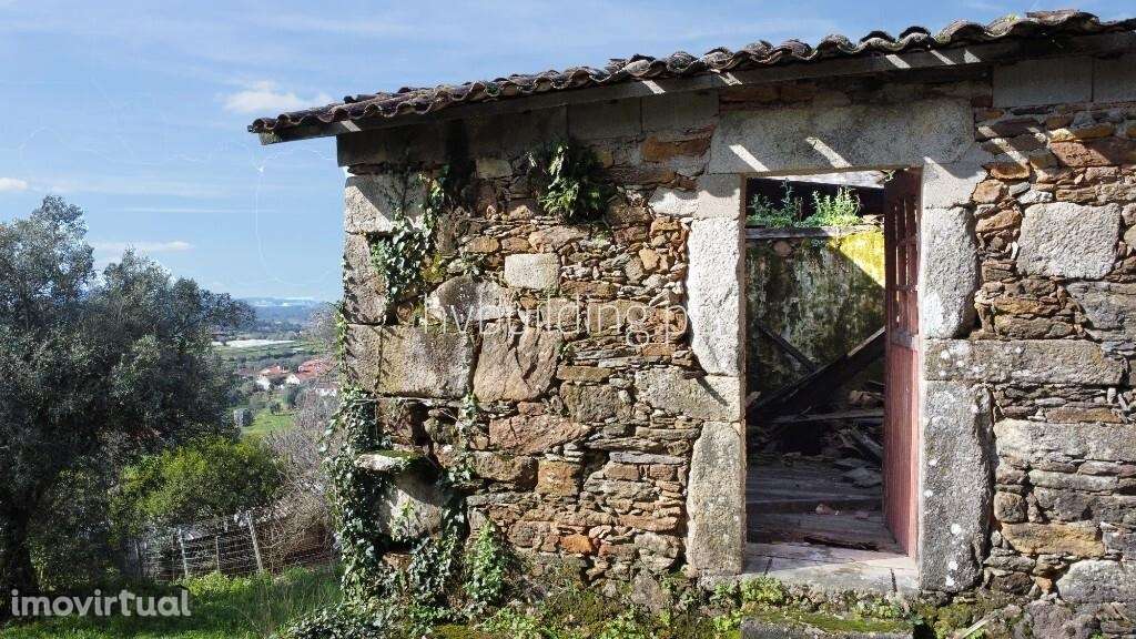 Moradia para restauro + terreno localizado em Fragoso, Barcelos - Grande imagem: 3/11