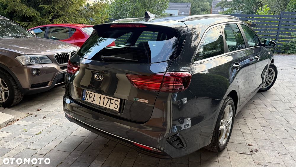 Kia Ceed 1.6 CRDi Eco-Dynamics+ (48V Mild-Hybrid) DCT7 Spirit - 13