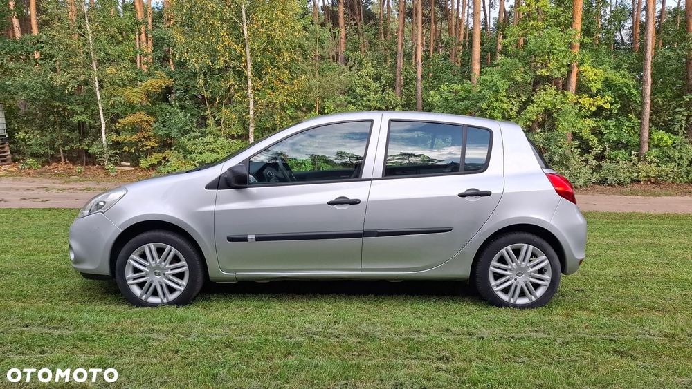 Renault Clio 2012 photo 3