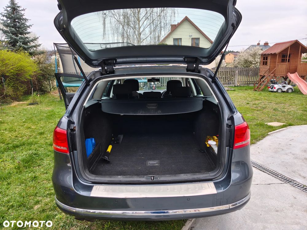 Volkswagen Passat 2.0 TDI DPF BlueMotion Technology Comfortline - 9