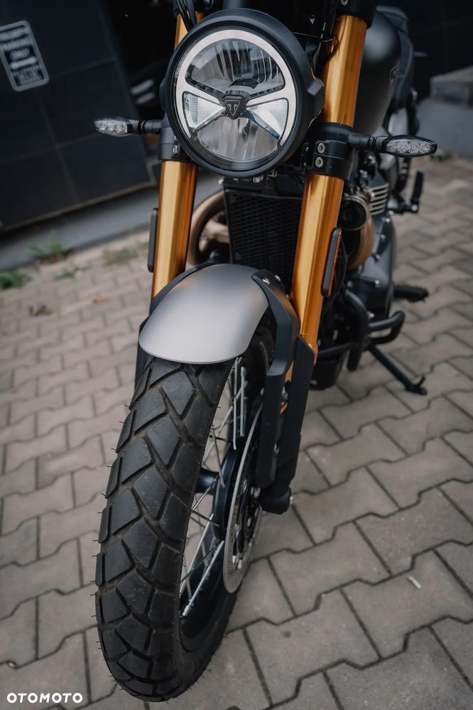 Triumph Scrambler - 30