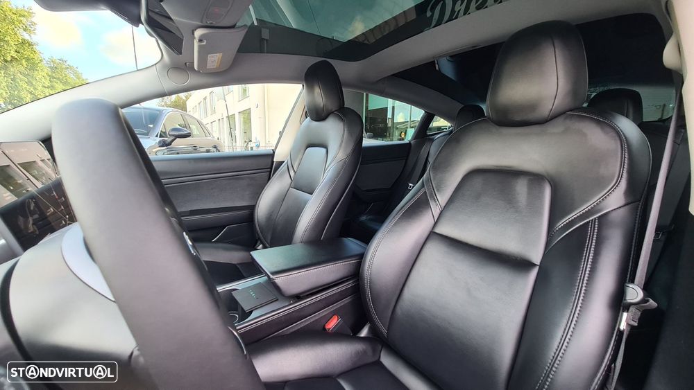 Tesla Model 3 - 16